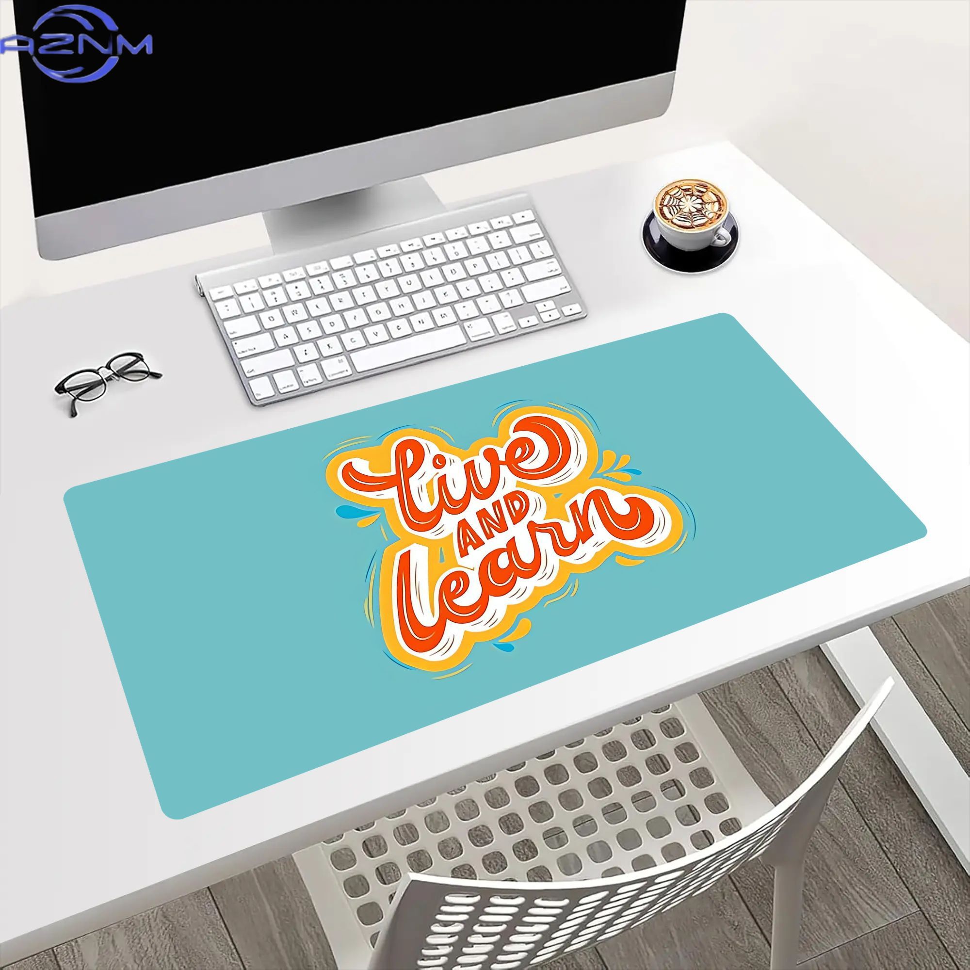 Live And Learn インスピレーションを与えるモチ - Desk Corner Mat のレビューと価格