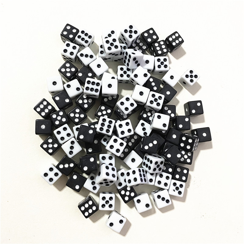 50 個 10 ミリメートルアクリルスクエアポイントサイコロ - Gaming Accessories White のレビューと価格