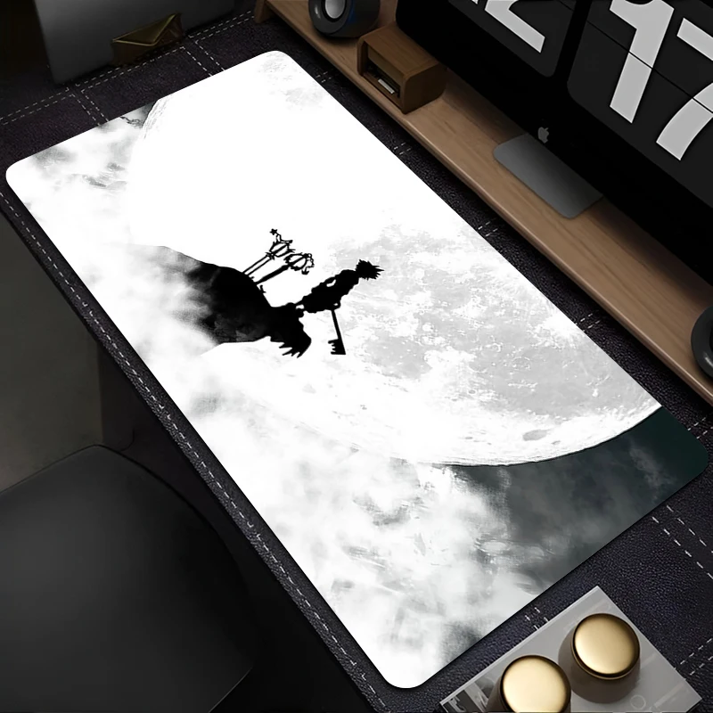 黒と白のアニメデスクトップマットオフィス PC ゲームアクセ - Gaming Accessories White のレビューと価格